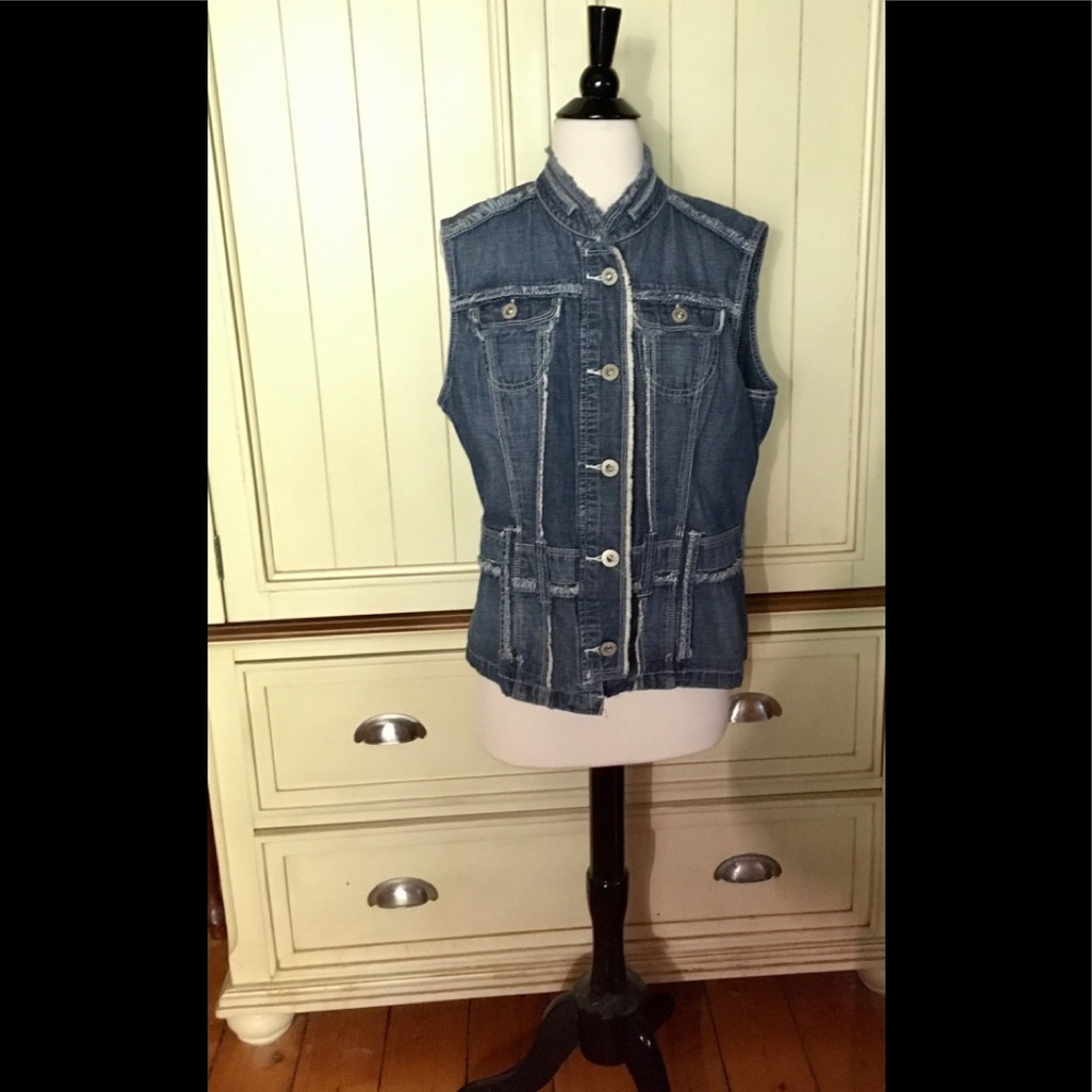 🌟Jeanstar destructed Jean vest🌟